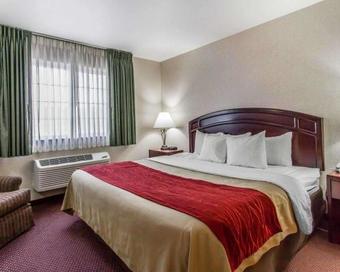 Hotel Quality Inn & Suites