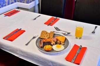 Posada The George Hotel