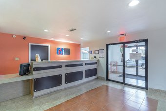 Motel 6 Canton Tx