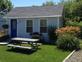 Isleview Motel And Cottages