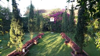 Villa Vila Bunga Merah Gelatik