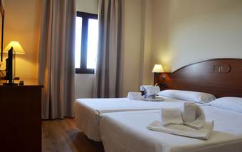 Hotel Reyes Zir�es