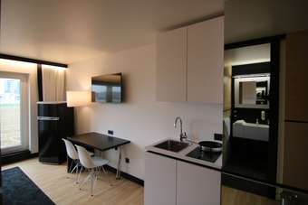 Lh Hotel