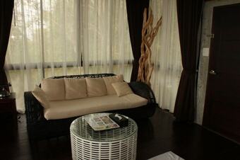 Hotel Suan Muang Porn