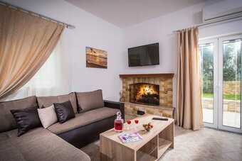 Elia Villa