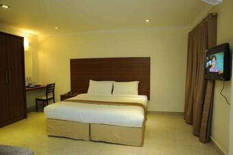 Castle International Premium Hotel