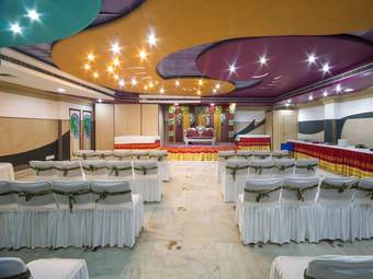 Oyo 2353 Hotel Deep