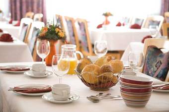 Hostal Hotel Gasthof Pension Riebel