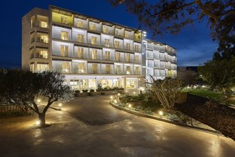 Vasia Royal Hotel