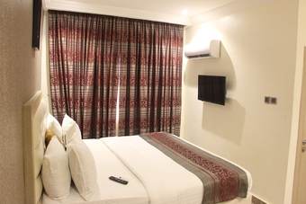 Hotel H9 Suites