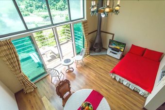 Sunny Junny Pension