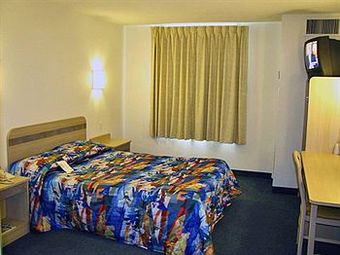 Motel 6 Dale