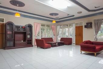 Hotel Residences By Reddoorz Near Taman Safari