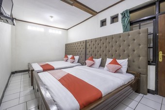 Hostal Oyo 1869 Hotel Buah Sinuan