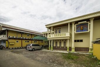 Hostal Spot On 1896 Hotel Mahkota Pantai