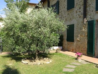 Well Kept Property With Garden With Lovely Panorama