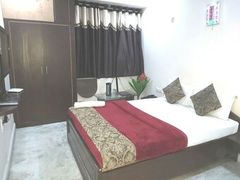 Neelam Palace Hotel