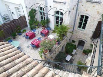 Hotel Cot� Cour