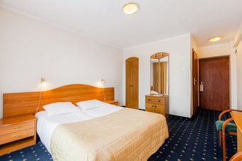 Gold Hotel