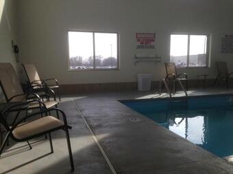 The Edgewood Hotel And Suites