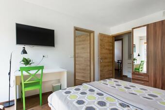 Hotel Domovoj Apartments And Rooms