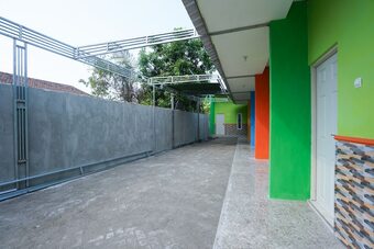 Hostal Oyo 1349 Amira Homestay Syariah