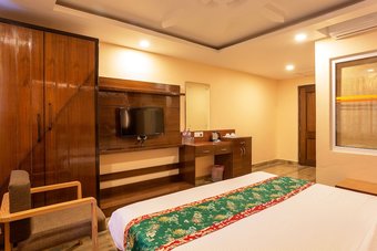 Hotel Yellow Pagoda