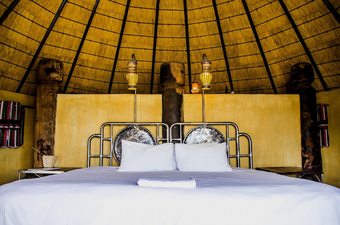 Hotel Ongula Village Homestead Lodge
