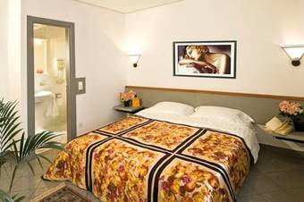 Hostal Hotel Bahnhof Haus