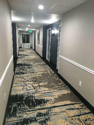 Hotel Best Western Plus Commerce Parkway Inn & Suites