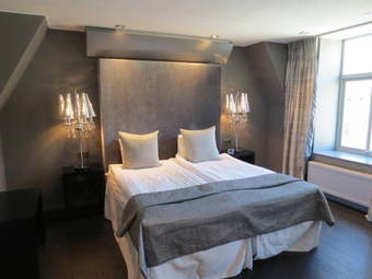 The Lamp Hotel