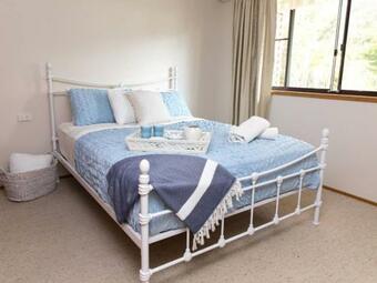Kookas Nest - Waterfront Home, Tranquil Setting