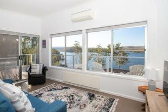 Home On The Water 21 Evans St Lake Conjola