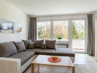 Charming Apartment In Eutin Near Stiftung Schloss Castle