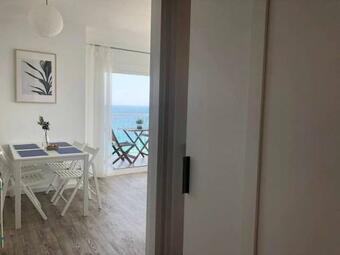 Apartamento Stylish Beach Front Penthouse With Swimming Pools And Stunning Sea Views Ref Mrhav