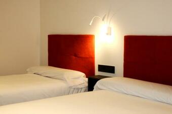 Arena Zone Hotel & Caf�