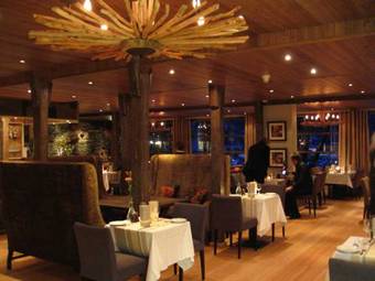 Fl�msbrygga Hotel