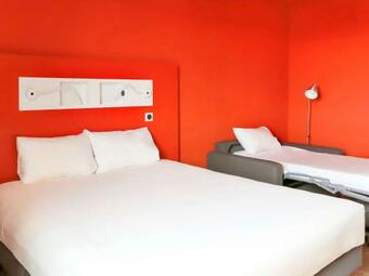 Hotel Ibis Budget Beauvais Aeroport