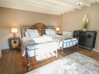 Coupling Cottage