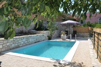 Villa Adamantia