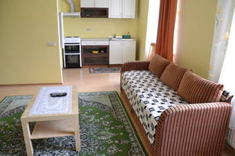 Apartment Kaku Maja