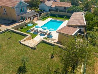 Luxury 4 Bedroom Villa Dalmatia With Pool, Jacuzzi, Sauna And Tennis Court