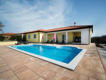 Villa Leis