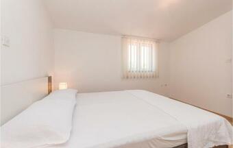 Five-bedroom Holiday Home In Nadin