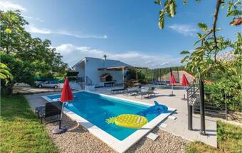 Awesome Home In Slime W/ Outdoor Swimming Pool, Wifi And Outdoor Swimming Pool