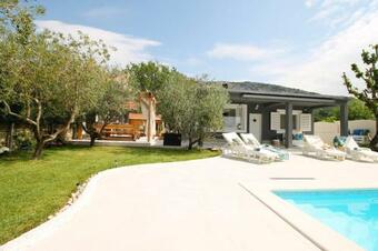 Villa Tugarka Private Pool, Fitness, Play-house, Great For Families, Max 6 Per.