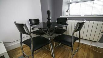 Executive 1 Bedroom City Centre Apartment In Private Building