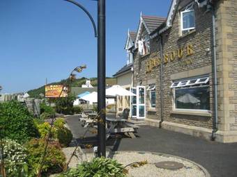 Hotel The Harbour Inn