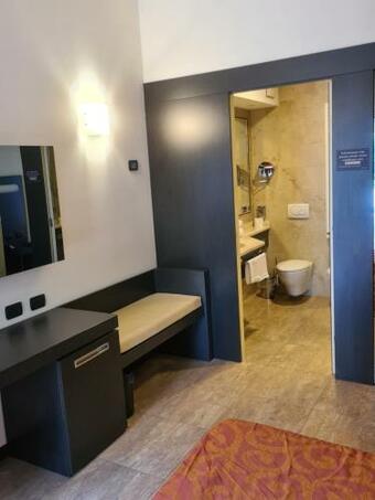 Elysium Hotel Raya