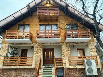 Hostal Rai Pe Vale